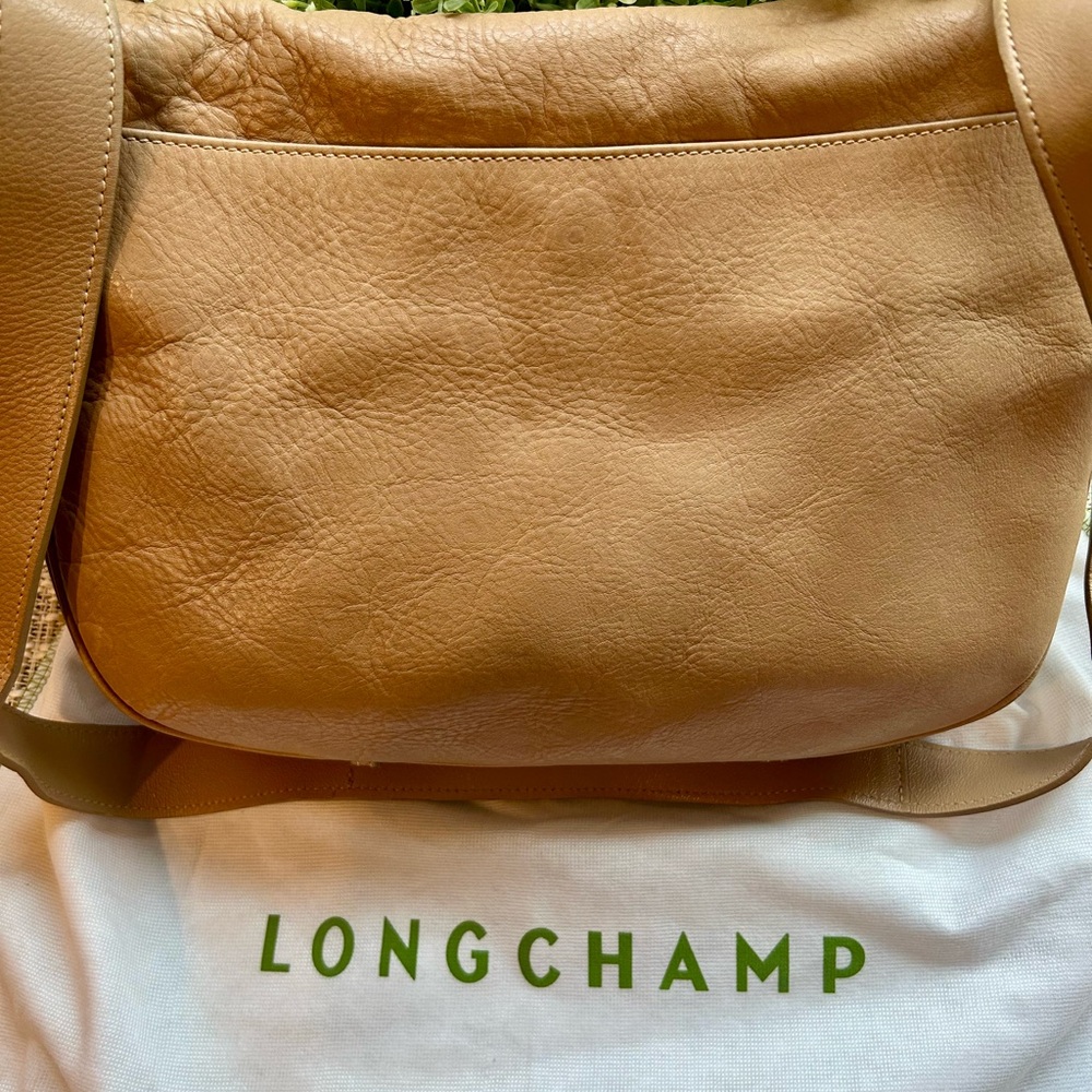 LongChamp Leather Tan messenger/ crossbody Bag - Picture 3 of 13
